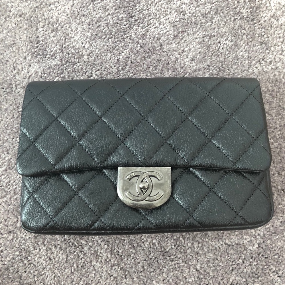 Chanel flap 16C (crossbody and belt bag) - Picture 2 of 8